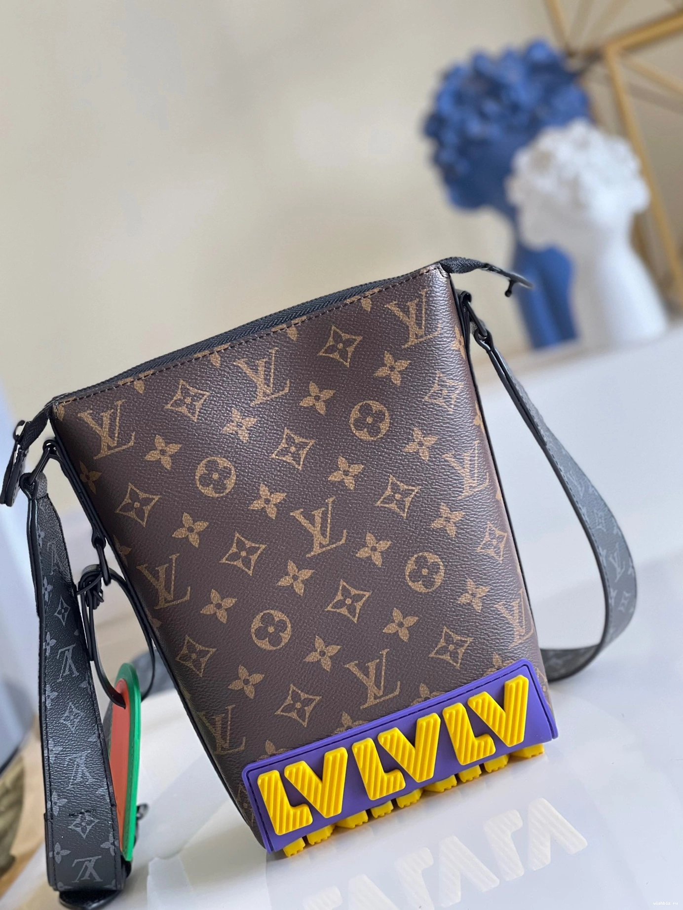 WIS CRUISER VUITTON MESSENGER LOUIS 1113